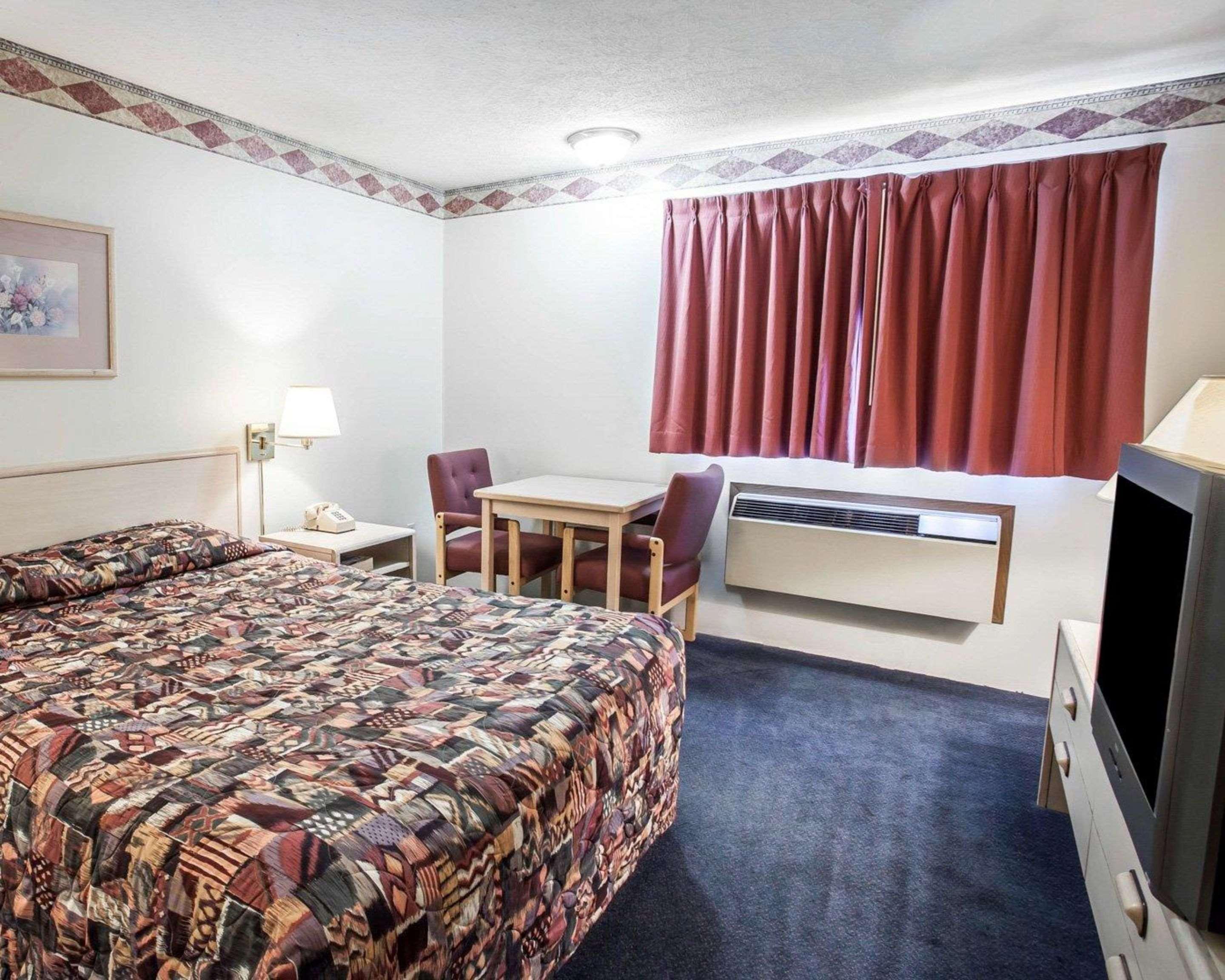 Rodeway Inn & Suites Spokane Valley Exterior foto